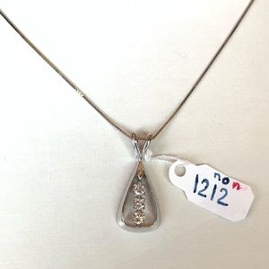 Trio diamond pendant